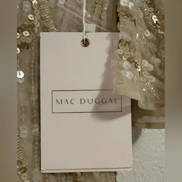 *Mac Duggal Sequined V-neck Flutter Sleeve Midi Length Dress Size 4 Style 93591C - Picture 7 of 8